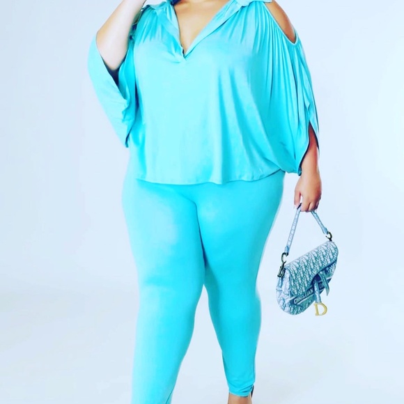 Plus Size Outfits - Picture 2 of 3